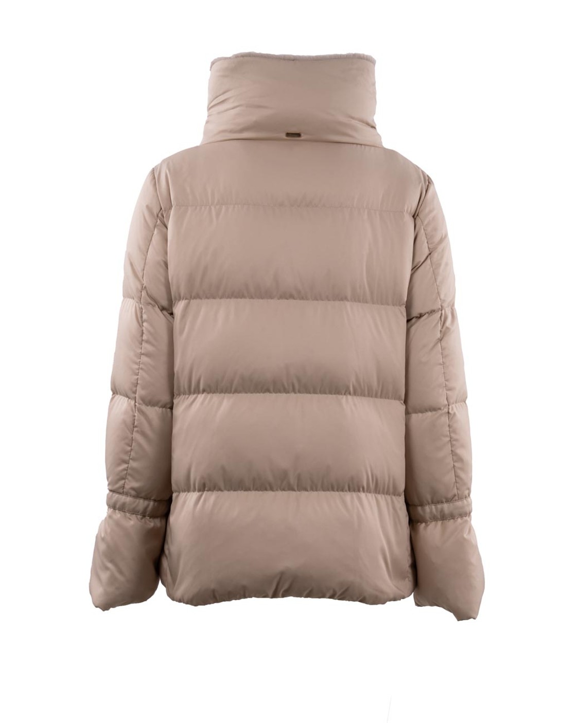 shop HERNO  Piumino: Herno piumino trapuntato dal taglio dritto.
Collo risvoltato in pelliccia sintetica.
Chiusura con doppia zip.
Due tasche laterali a filetto con cerniera.
Patch in metallo con logo del brand sul retro.
Polsini regolabili con cinturino.
Composizione: 100% poliestere
Colletto: 100% poliestere
Fodera principale: 100% poliammide
Rifinitura: 60% poliuretano 40% viscosa
Imbottitura (piuma): 80% piumino 20% piume.
Prodotto in Romania.. PI002141D 12414Z-1980 number 5234961